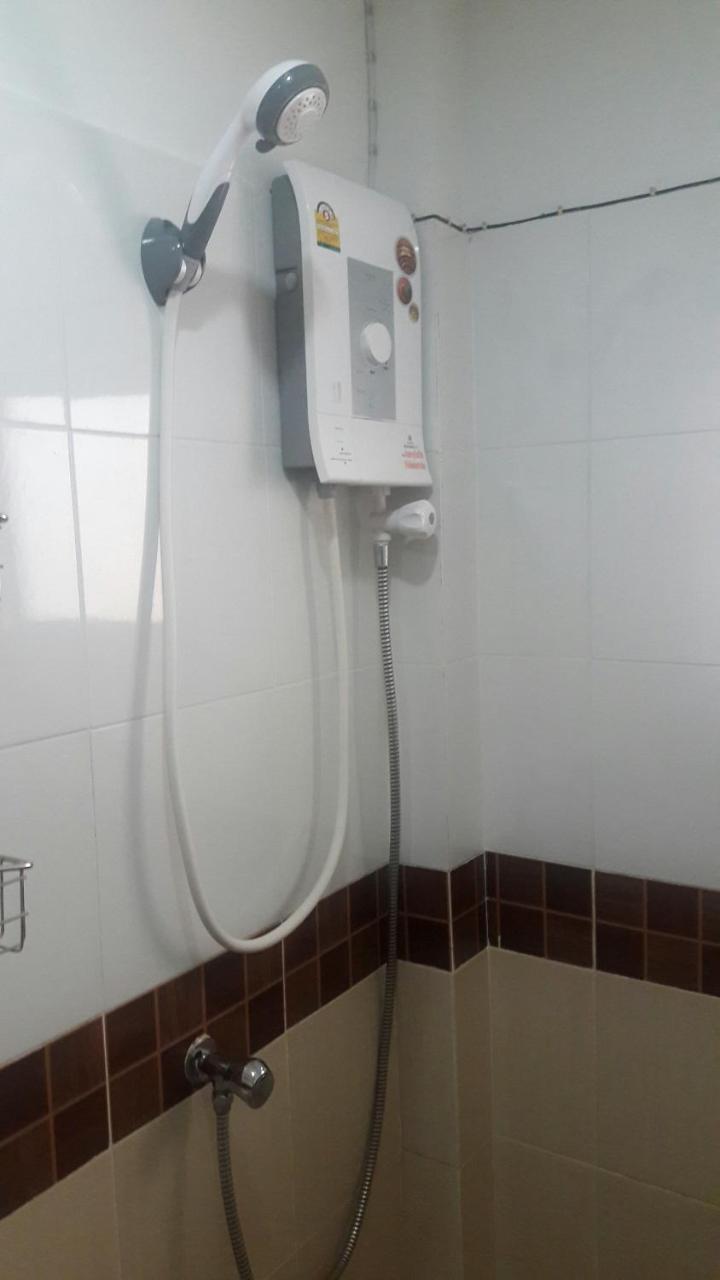 Savika Guesthouse Ranong Dış mekan fotoğraf